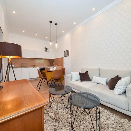 Center Simeon דירה